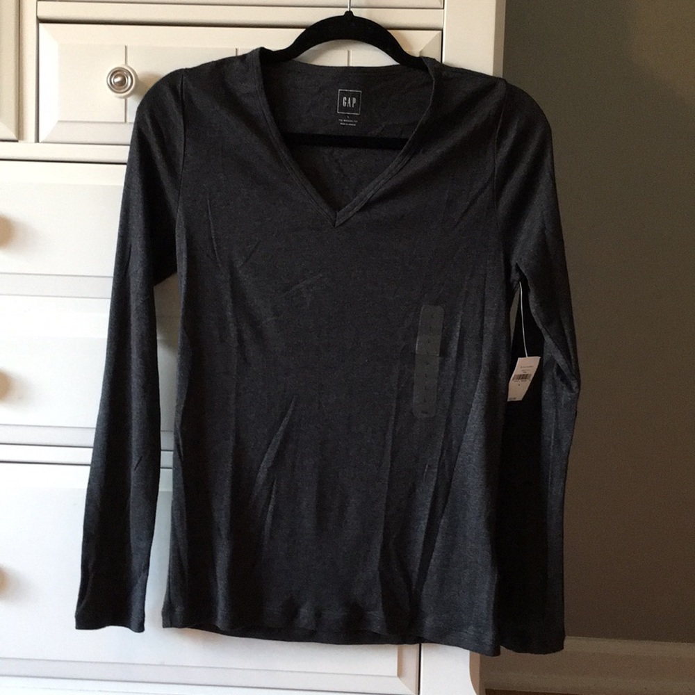 Gap Charcoal Gray V-Neck Tee Sz Large NWT